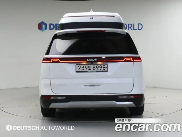 Kia Carnival Generation 4 — Фото автомобиля 4