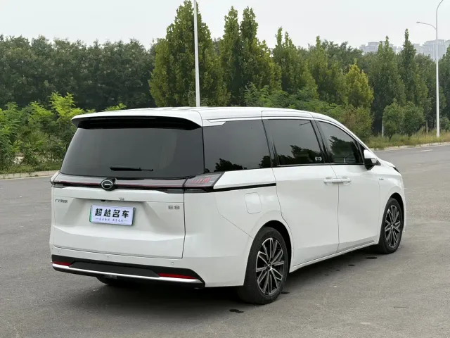 GAC Trumpchi E8 — Фото автомобиля 16