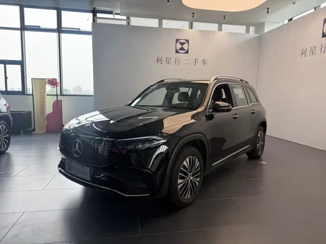 Фотография автомобиля — Mercedes-Benz EQB