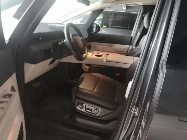 Li Auto MEGA — Фото автомобиля 3