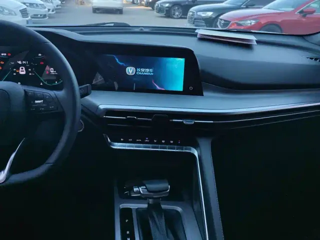 Changan CS35 Plus — Фото автомобиля 13