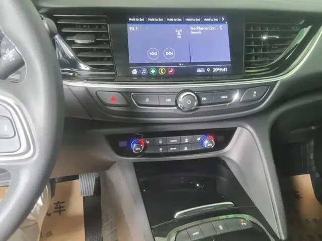 Buick Regal — Фото автомобиля 12