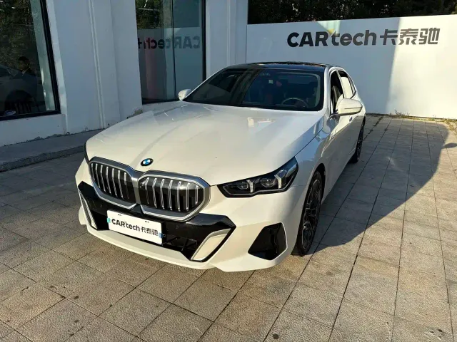 Фотография автомобиля — BMW 5 Series