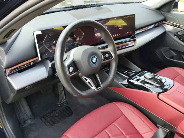 BMW i5 — Фото автомобиля 3