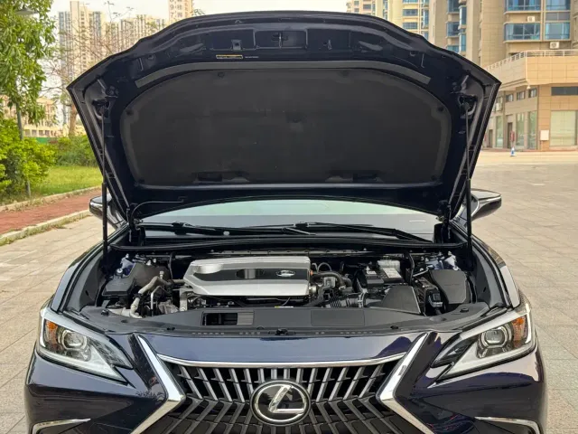 Lexus ES — Фото автомобиля 16