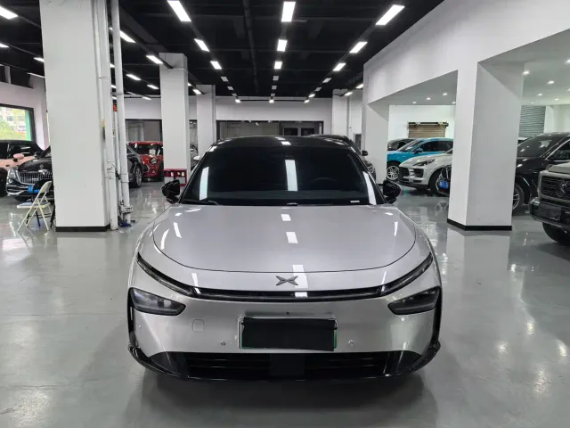 Xpeng P7+ — Фото автомобиля 2
