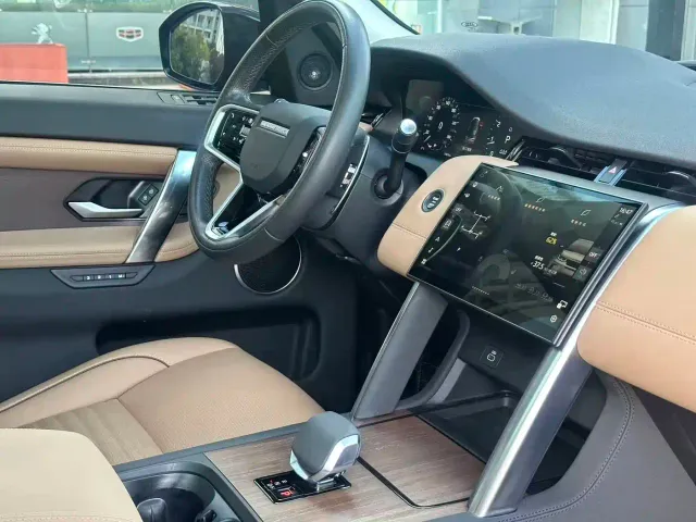 Land Rover Discovery Sport — Фото автомобиля 12