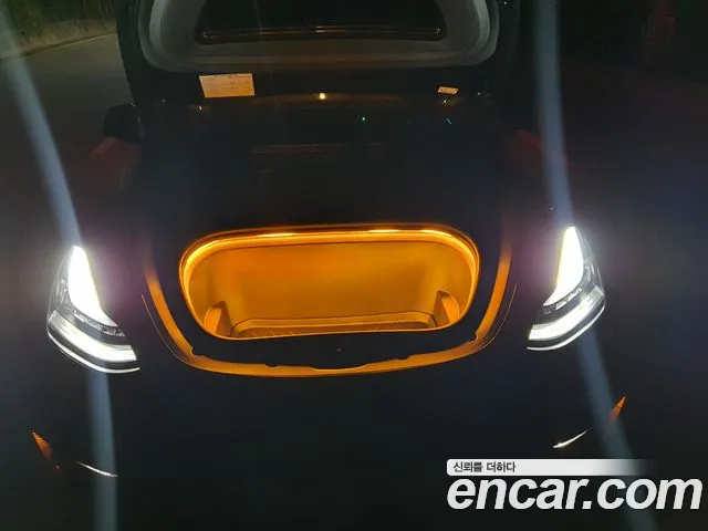 Tesla Model Y — Фото автомобиля 6