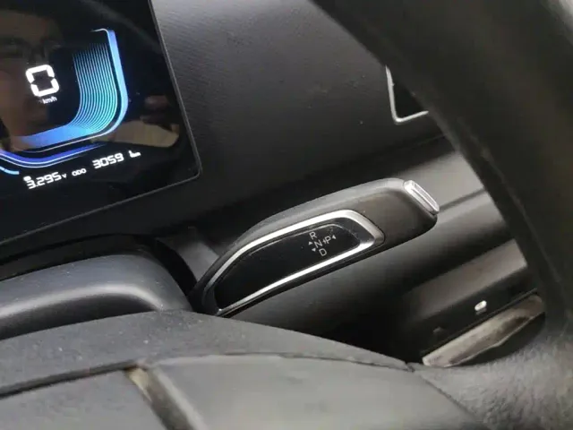 Ruichi New Energy EC75 — Фото автомобиля 13