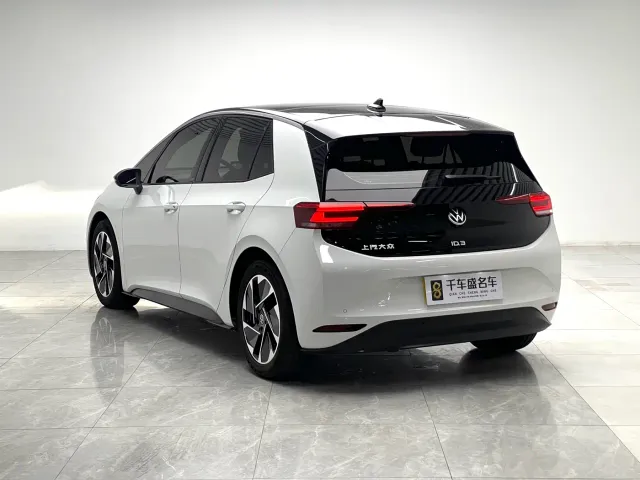 Volkswagen ID.3 — Фото автомобиля 4