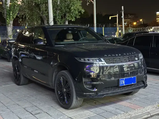 Land Rover Range Rover Sport — Фото автомобиля 3