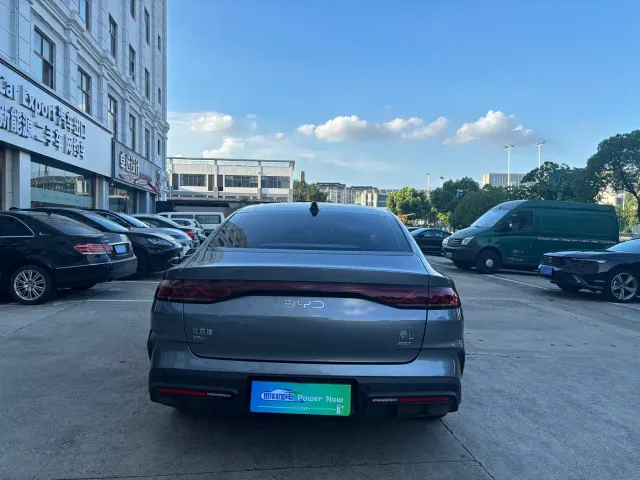 BYD Qin L — Фото автомобиля 6