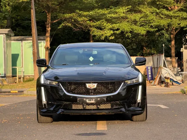 Cadillac CT5 — Фото автомобиля 3