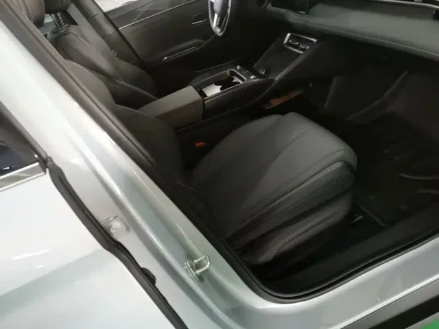 BYD Qin L — Фото автомобиля 24