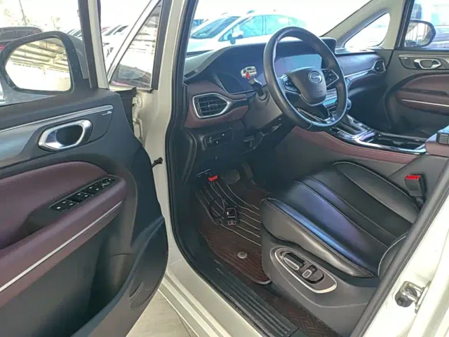 GAC Trumpchi M6 — Фото автомобиля 15