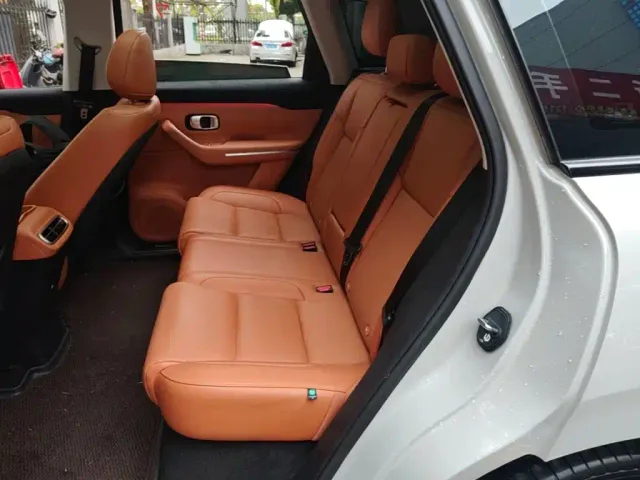 Leapmotor C10 — Фото автомобиля 16