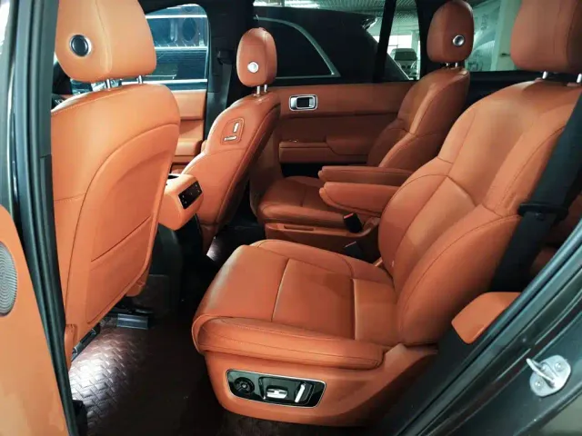 Li Auto L8 — Фото автомобиля 16