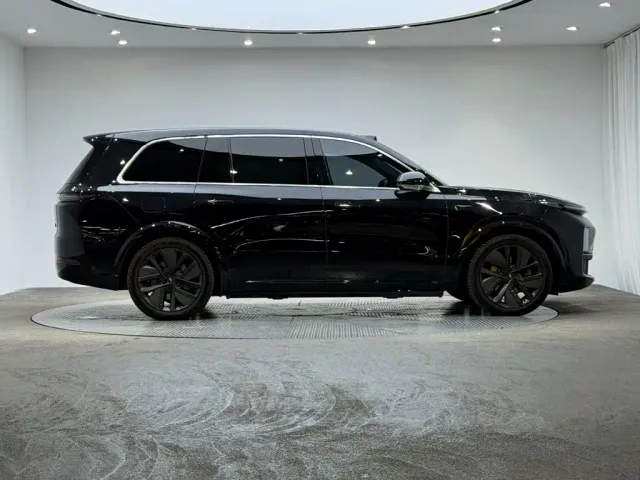Li Auto L9 — Фото автомобиля 4