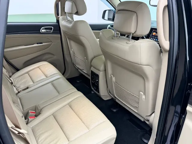 Jeep Grand Cherokee — Фото автомобиля 25