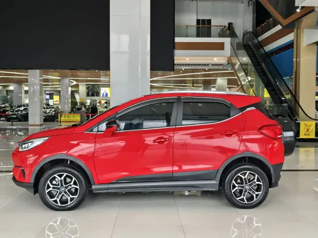 BYD Yuan Pro — Фото автомобиля 3