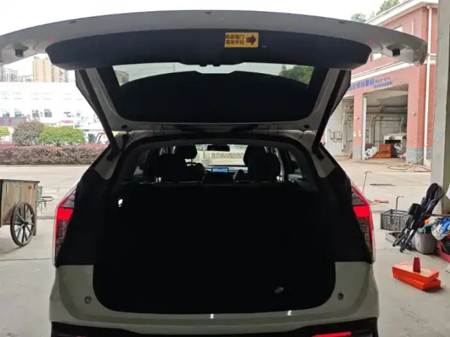 Geely Boyue L — Фото автомобиля 9