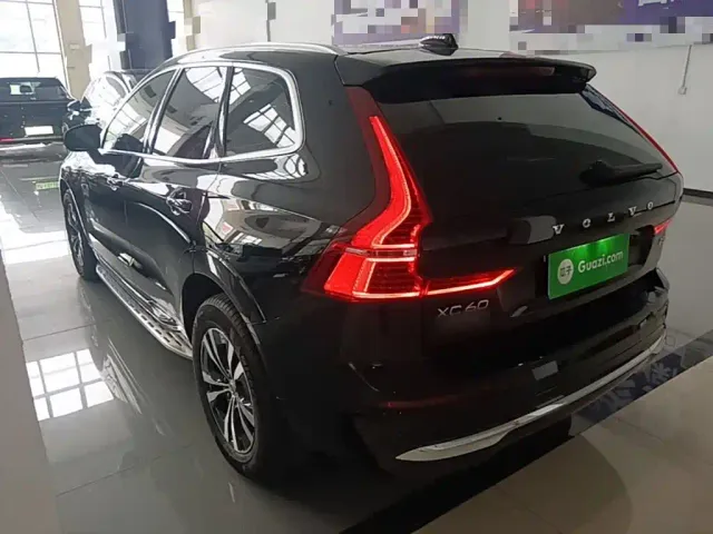 Volvo XC60 — Фото автомобиля 4