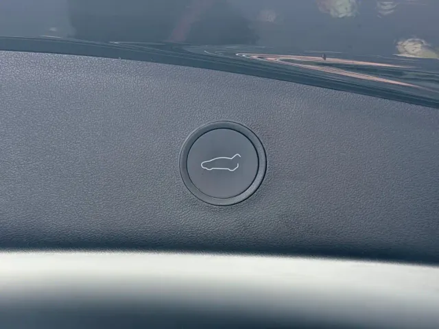 Tesla Model 3 — Фото автомобиля 16