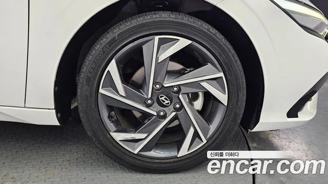 Hyundai Avante CN7 — Фото автомобиля 5