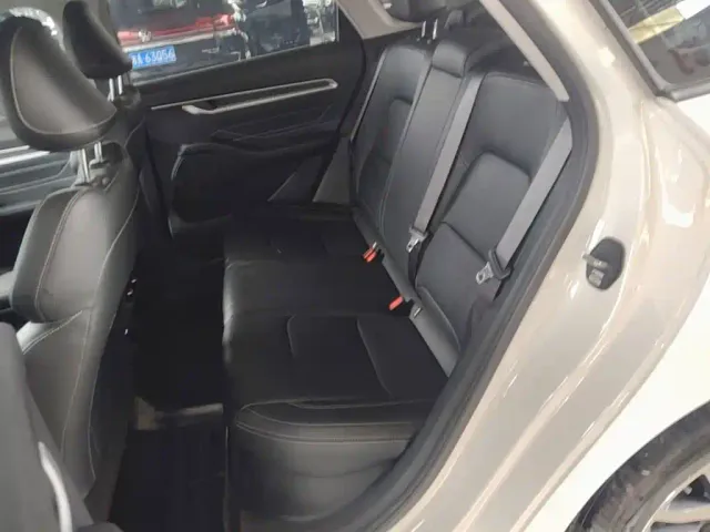 Geely Emgrand — Фото автомобиля 16