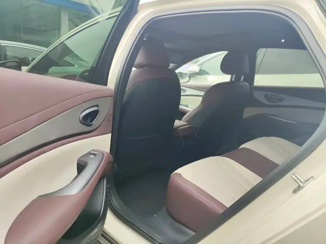 BYD Seal 07 DM-i — Фото автомобиля 11