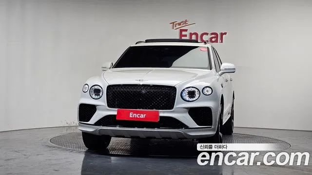 Bentley Bentayga Bentayga 4.0 V8 Base — Фото автомобиля 2