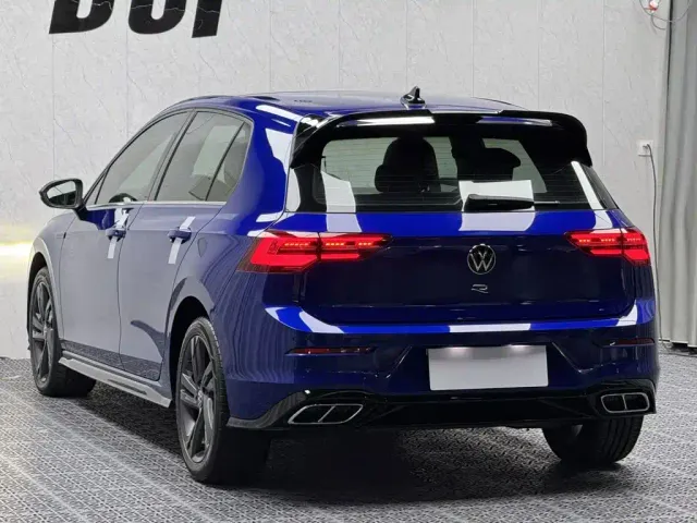 Volkswagen Golf — Фото автомобиля 12