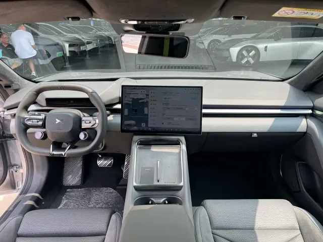 Xpeng P7 — Фото автомобиля 8
