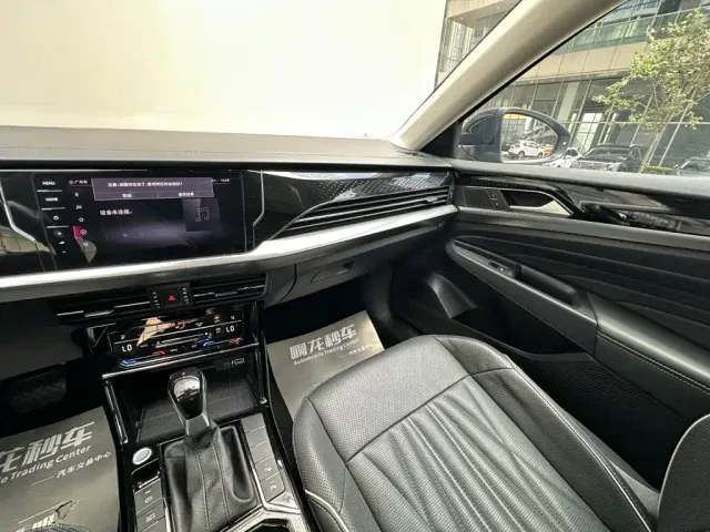 Volkswagen Passat — Фото автомобиля 14