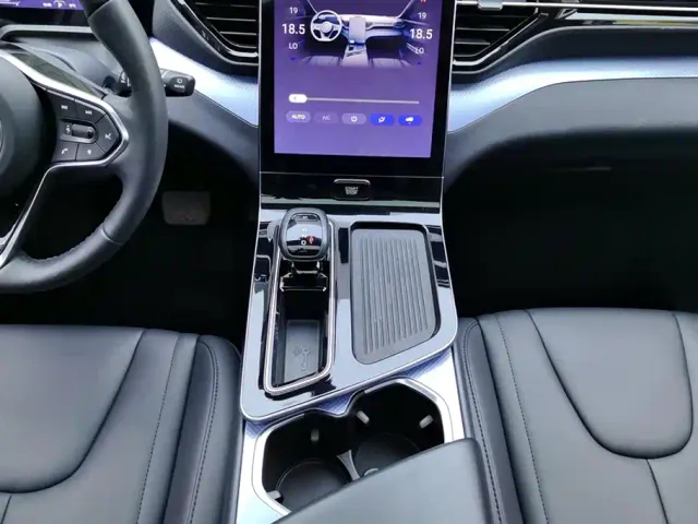 Bestune T90 — Фото автомобиля 16