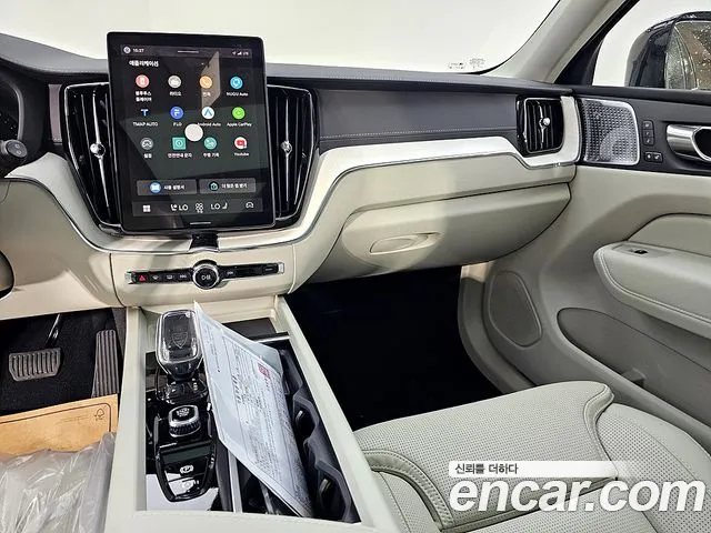 Вольво XC60 — Фото автомобиля 10
