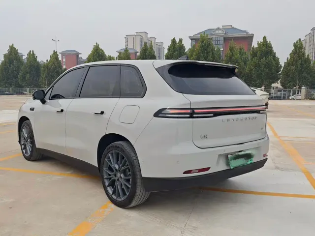 Leapmotor C10 — Фото автомобиля 8