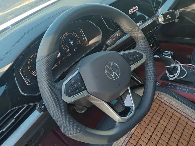 Volkswagen Passat — Фото автомобиля 15