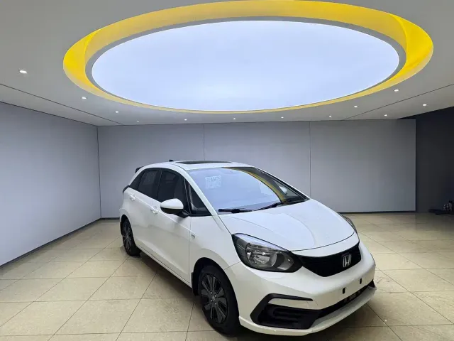 Honda Fit — Фото автомобиля 3
