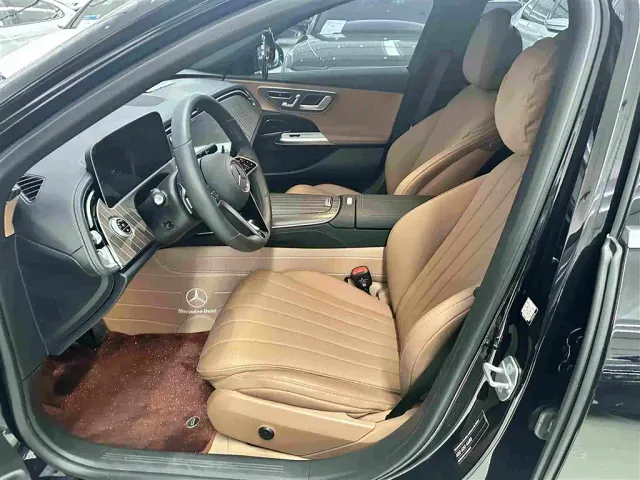 Mercedes-Benz E-Class — Фото автомобиля 12