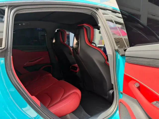 Xiaomi SU7 — Фото автомобиля 19