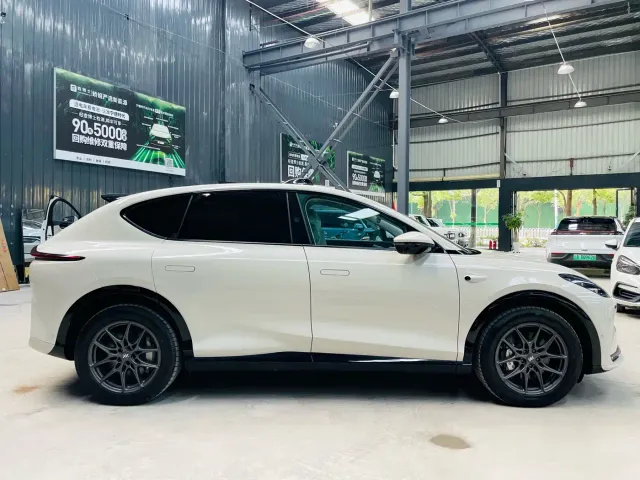 IM Motors LS7 — Фото автомобиля 8