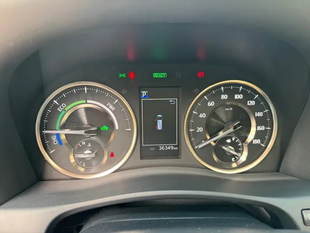 Toyota Alphard — Фото автомобиля 8