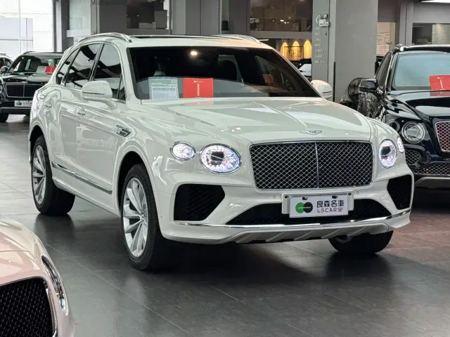 Bentley Bentayga — Фото автомобиля 3