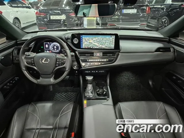 Lexus ES 7th Gen — Фото автомобиля 16