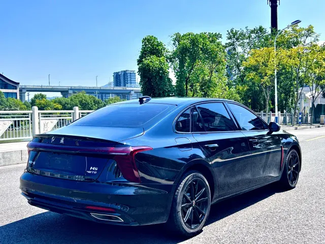 Hongqi H5 — Фото автомобиля 7