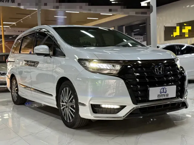 Honda Elysion — Фото автомобиля 4