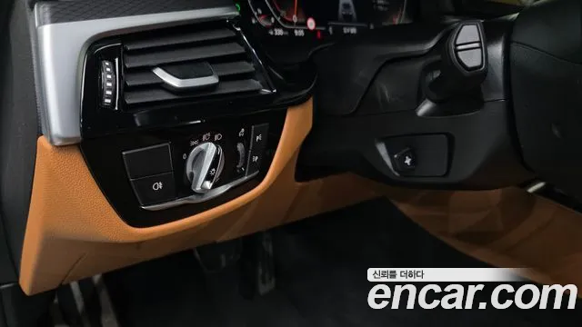BMW 5 Series — Фото автомобиля 17