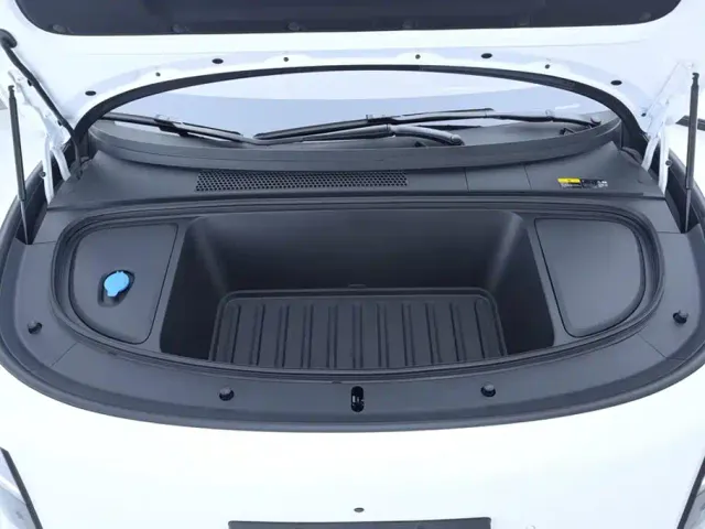 Li Auto i6 — Фото автомобиля 10