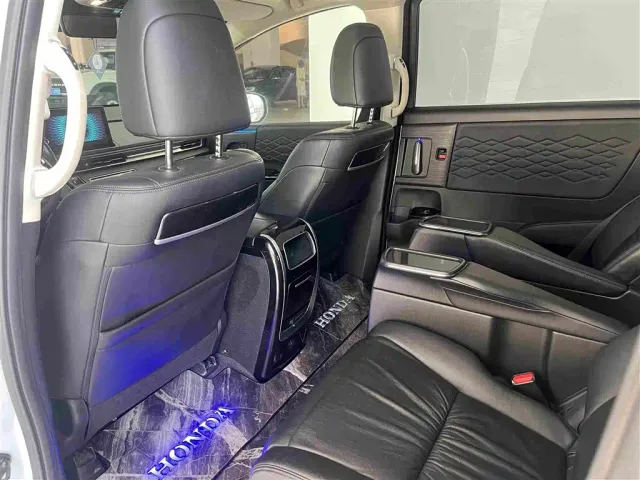 Honda Elysion — Фото автомобиля 29